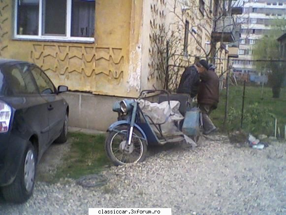 Ce am vazut prin Resita... - O poza mai veche cu o motoreta cu atas .. nu stiu - Am vazut prin Romania