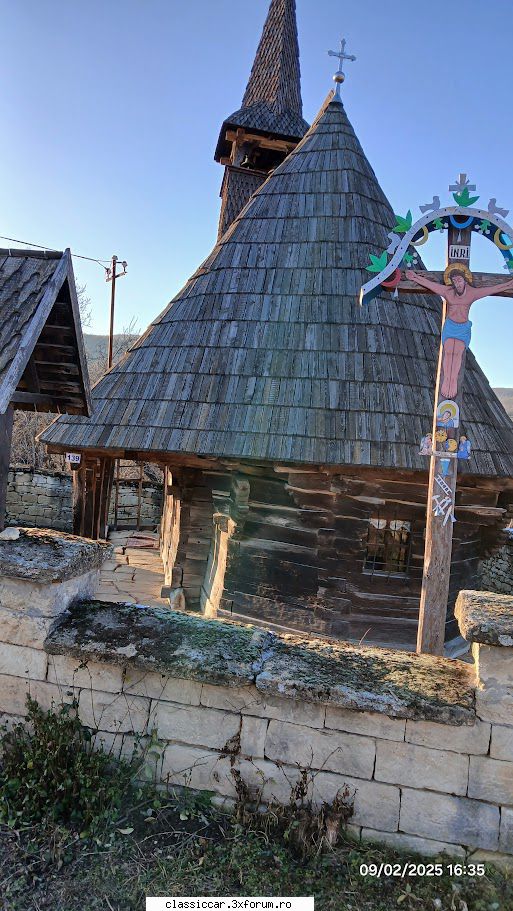 Chidea, satul din piatra - La biserica de lemn n-am mai avut acelasi noroc - Drumetii prin Mioritic