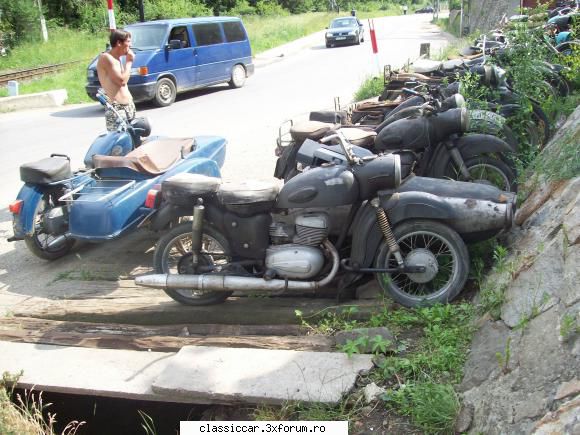 Cimitirul motocicletelor comuniste - Pentru cei care aveti drum prin Simleul - Am vazut prin Romania