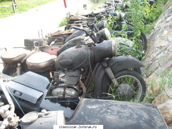 Cimitirul motocicletelor comuniste - Am reusit sa fac cateva poze,dar din pacate - Am vazut prin Romania