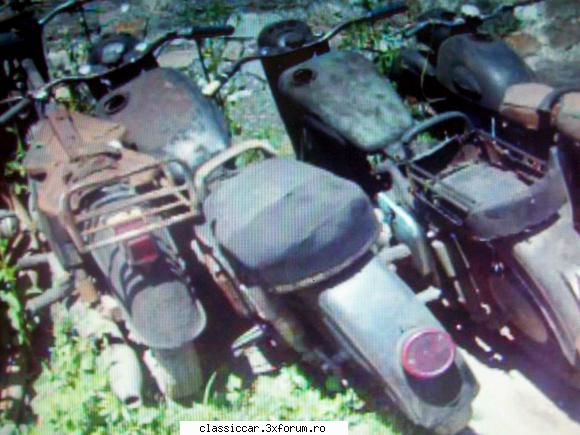 Cimitirul motocicletelor comuniste - Aici gasiti cam toate tipurile de motociclete,cu - Am vazut prin Romania
