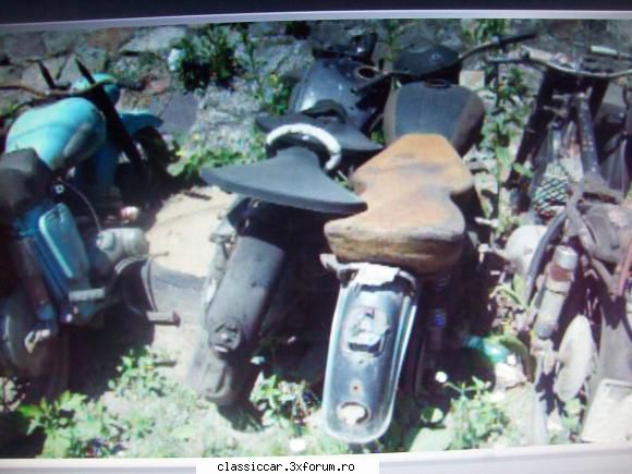 Cimitirul motocicletelor comuniste - donczym - Am vazut prin Romania