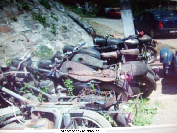 Cimitirul motocicletelor comuniste - donczym - Am vazut prin Romania