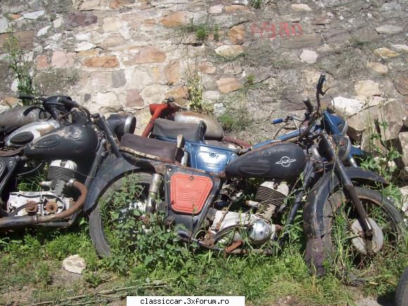 Cimitirul motocicletelor comuniste - Si a mai trecut un an de zile ,iar la Simleu - Am vazut prin Romania