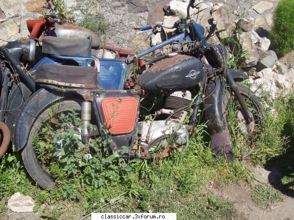 Cimitirul motocicletelor comuniste - donczym - Am vazut prin Romania