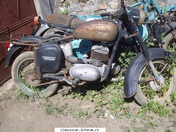 Cimitirul motocicletelor comuniste - donczym - Am vazut prin Romania