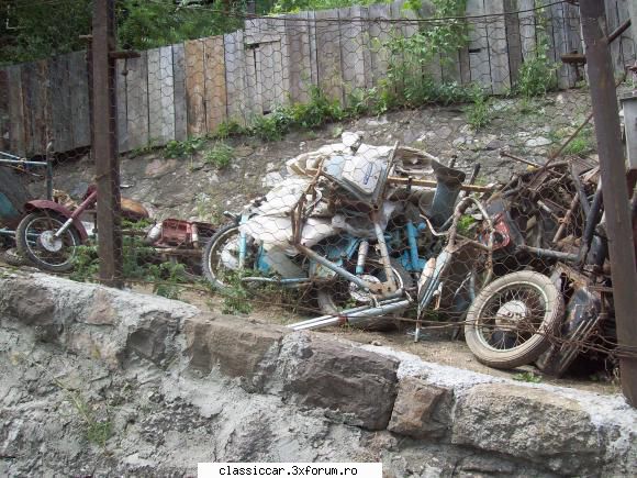 Cimitirul motocicletelor comuniste - Ai jura ca este "Remat-ul motocicletelor"... :( - Am vazut prin Romania