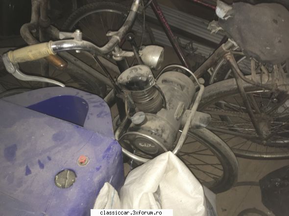 Cimitirul motocicletelor comuniste - sper sa nu fiu judecat - Am vazut prin Romania