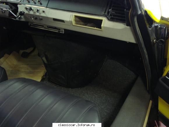 Citroen -ds -taxi - tapiseria scaunelor tot dintr-o imitatie de piele - Reconditionari si Restaurari