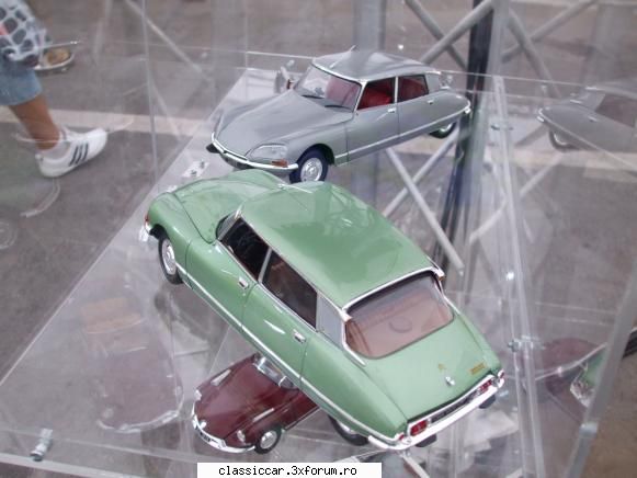 Citroen 90 ani - R16 - File de istorie