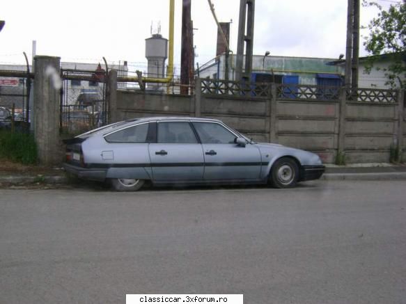 Citroen CX - Un Citroen CX, care si-a dat duhul, pe o strada - Vanatoarea de epave