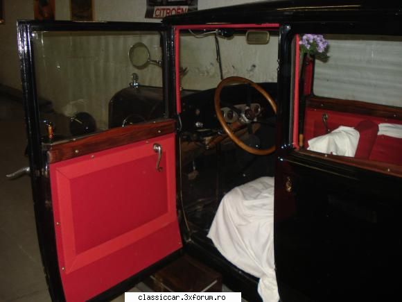 Citroen C ! 1927 - Interiorul a fost deja ref�cut inainte s� ajung� - Prezentare masini