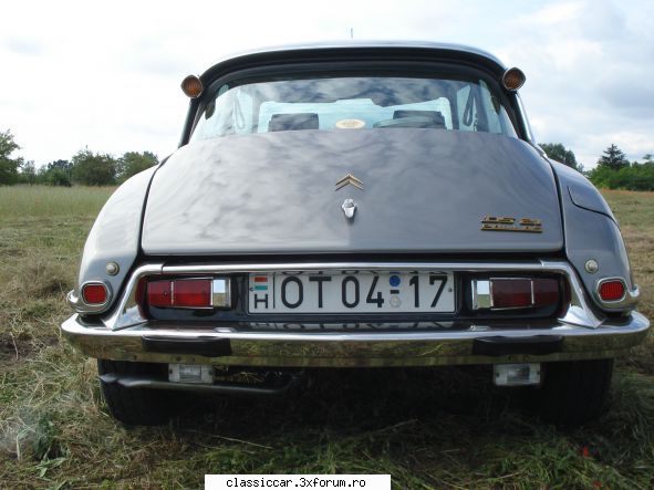 Citroen DS 21 - stopurile la Pallas erau cu un c�mp cromat , la - Prezentare masini