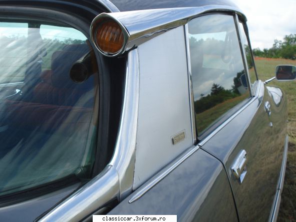Citroen DS 21 - bagheta ornamental� superioar� de la baza - Prezentare masini