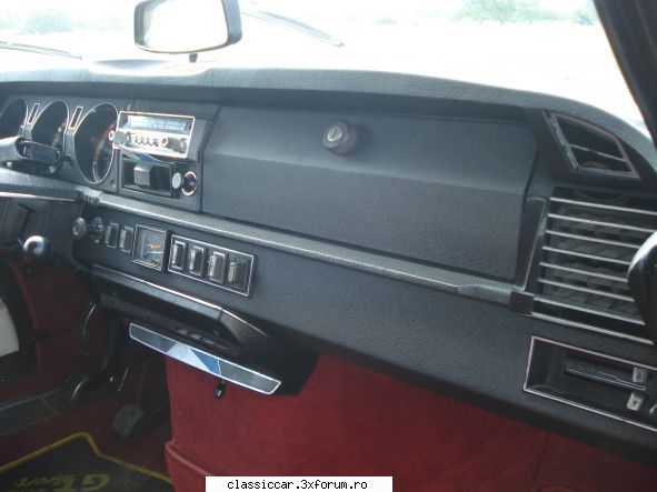Citroen DS 21 - ultimul tip de bord , ap�rut in 1970, cu cele 3 - Prezentare masini