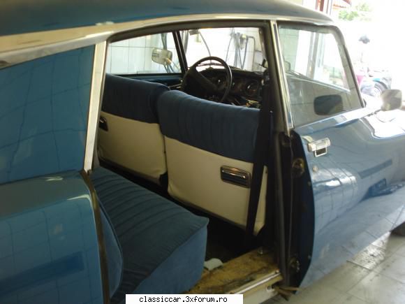 Citroen DS D super 5 - interior tot albastru, mie mi se pare prea - Reconditionari si Restaurari