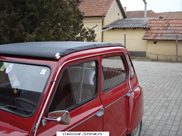 Citroen Dyane 6 - colturile prelatei are ornamente cromate .La 2 CV - Prezentare masini