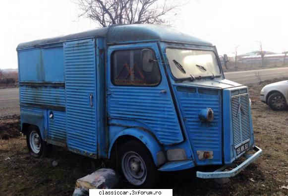 Citroen H - Din cate am aflat masina s-ar afla pe partea - Vanatoarea de epave