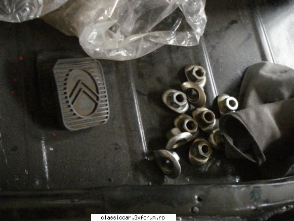 Citroen Traction Avant 15 six -1953 - piulitele de prindere a jentilor - Reconditionari si Restaurari