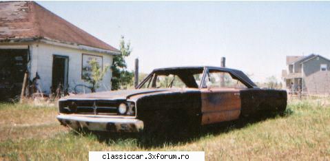 Clasice din Timisoara - Epava Chrysler sau Plymouth (in urma cu zece ani - Am vazut prin Romania