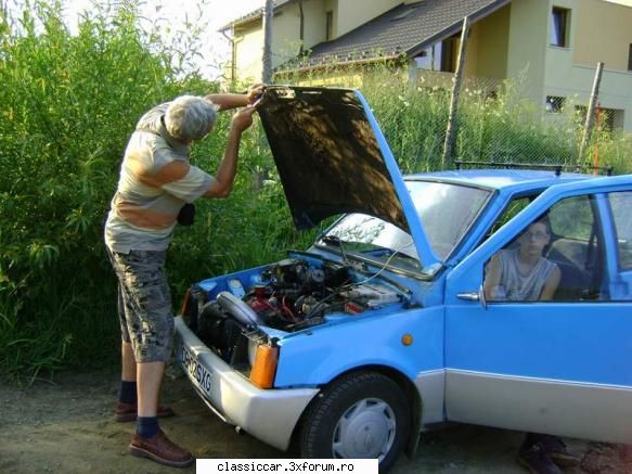 "Coda Scurta"(LASTUN) si Natasa(TULA) - Prinderea mecanismului de inchidere al capotei - Prezentare masini