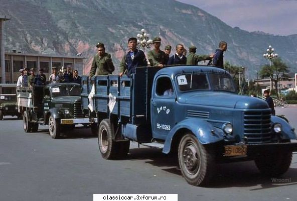 Colectia de SR-uri - Ni ce frumos! O poza de pe - Coltul camionagiului si tractoristului oldtimerist