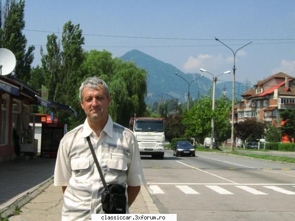 Cu "" Coada Scurta "" (LASTUN) la Cluj - Petrosani , am incercat sa iau legatura cu - Drumetii prin Mioritic