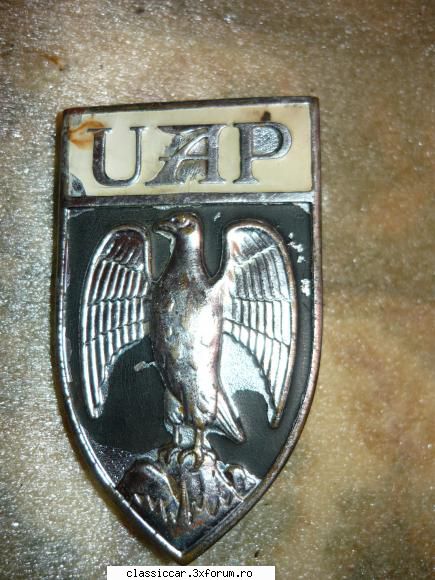 Cumpar emblema Dacia 1100 capota motor - asta te intereseaza - Cumparari piese