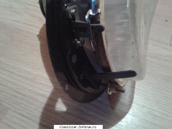 Cumpar faruri noi Dacia 1300 - Cu butoanele de reglare de pe lateral - Cumparari piese