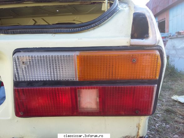 Cumpar piese Dacia 1310 ph1 - Sticle stop Dacia 1310 ph1 (modelul cu ochiul de - Cumparari piese