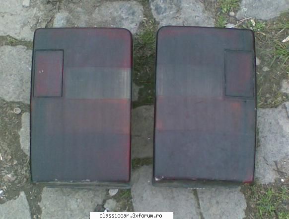 Cumpar piese Oltcit - Un far de dreapta si 2 triple negre (afumate) am - Cumparari piese
