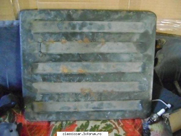 Cumpar urgent urmatoarele piese de Aro 24 - 5. Capac metalic peste cutia de baterie si - Cumparari piese