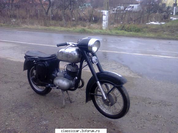 Cz 175 Tip- - Motocicleta a stat intr-un sopron - Prezentare motociclete, motorete si biciclete de colectie