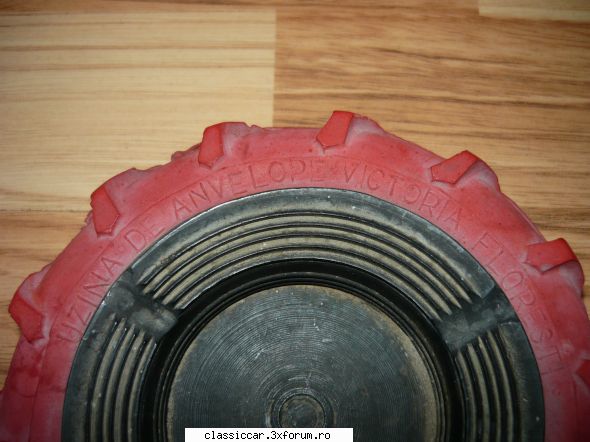 DANUBIANA,VICTORIA colectia de ''amintiri'' - danubiana -scrumiere - File de istorie