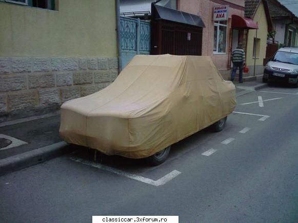 Dacia 1100 - ii sub prelata oricum dacia 1100 sau 1100 S? P.s - Am vazut prin Cluj-Napoca