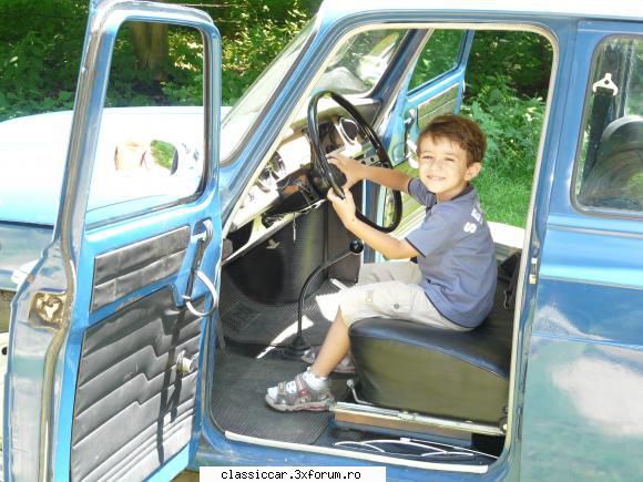 Dacia albastru 68 - si baiatului ii place mult - Prezentare masini