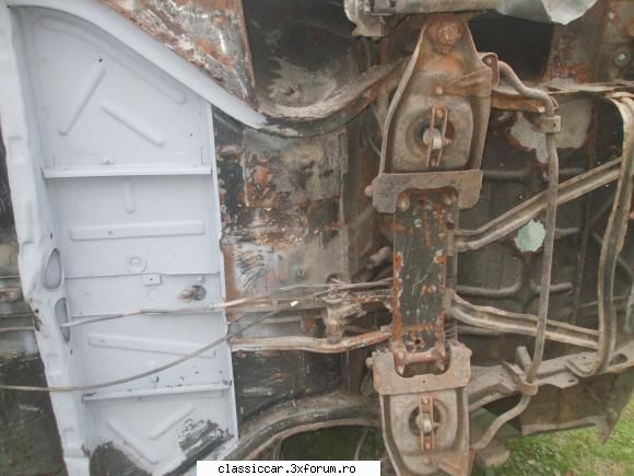 Dacia 1100 din 1970 - Grea treaba cu smoala care acopere podul la - Prezentare masini