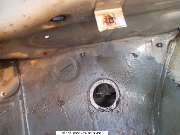 Dacia 1100 din 1970 - Cauciucuri , plastice ? Pai masina pe dedesupt - Prezentare masini