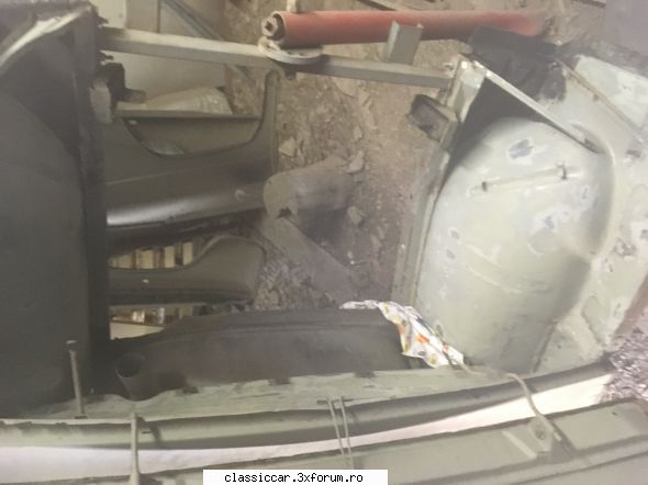 Dacia 1100 din 1970 - Decapate suprafețele interioare - Prezentare masini