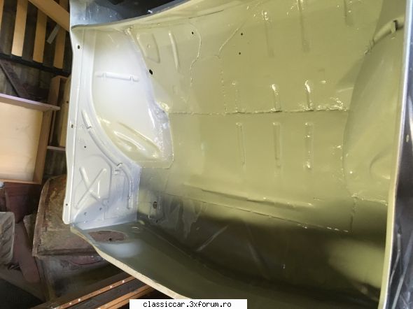 Dacia 1100 din 1970 - Apoivopsit interioarele cu , vopseaua finala - Prezentare masini