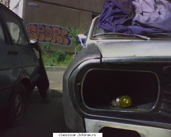 Dacia - cum vedeti coltu de la aripa sta cam sus la - Prezentare masini