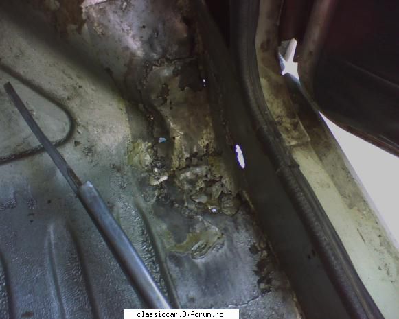 Dacia - cum arata podeaua inainte s-o repar, au decupat - Prezentare masini