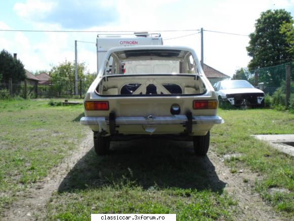 Dacia - peisaj cu Dacia f�r� capot� - Prezentare masini
