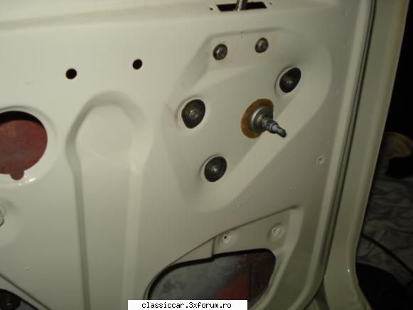 Dacia - usa pe interior - Prezentare masini