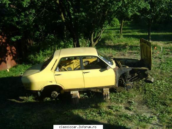 Dacia - Galbena - Nu sunt probleme doar vreo 3 gauri, pe la - Reconditionari si Restaurari