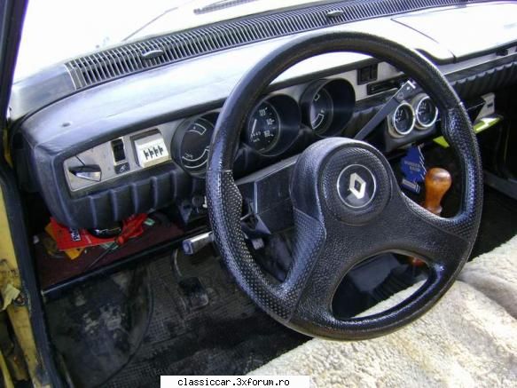 Dacia - Galbena - Am si volanul original dar e destul de uzata si e - Reconditionari si Restaurari