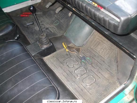 Dacia - mocheta de interior GRI , am numai fata , spatele - Prezentare masini