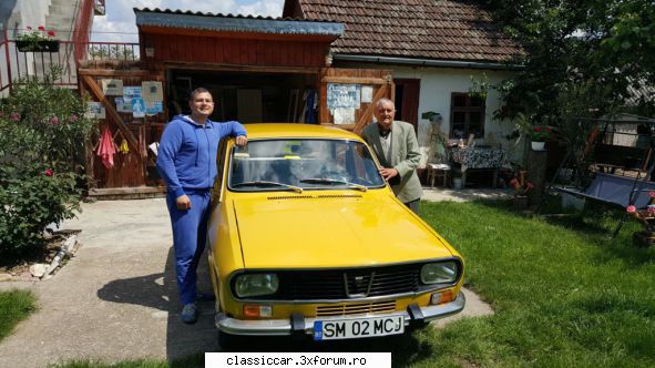 Dacia - In spatele nostru garajul de lemn foarte bine - Prezentare masini