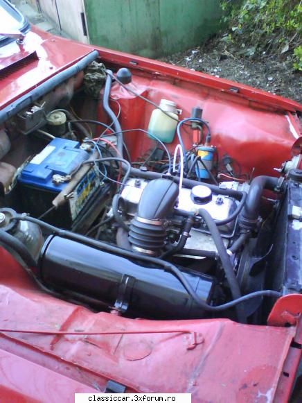 Dacia - si o poza cu motorul, nu e foarte ordonat :D - Prezentare masini
