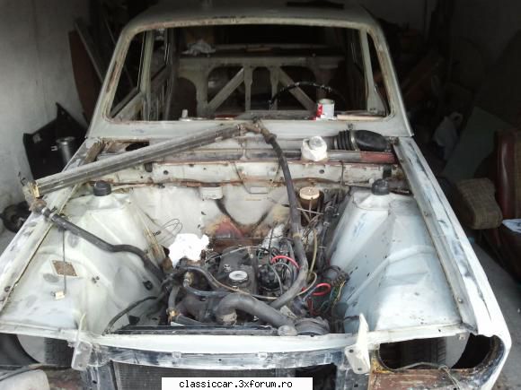 Dacia 1300 Sighisoara - Compartiment motor pregatit de vopsit - Prezentare masini